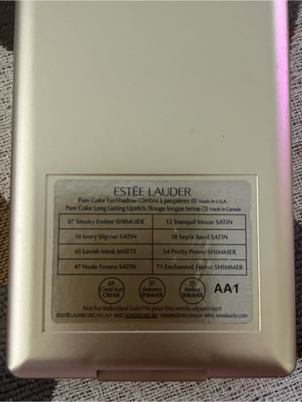 New Estée Lauder EyeShadow And Lip Palette - Picture 2 of 3